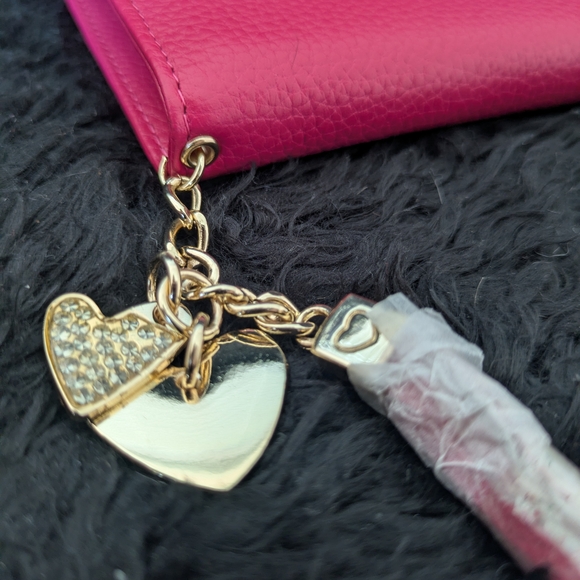Elegant Fuchsia Wallet with Heart Charm - Picture 7 of 7